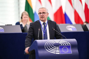 Μανιάτης: Τα ευρωπαϊκά σύνορα δεν τελειώνουν στη Μαύρη Θάλασσα – Συνεχίζονται στο Αιγαίο και την Αν. Μεσόγειο