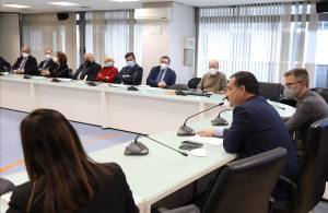 Σύσκεψη συνδέσμων βιομηχανιών με ΥΠΑΝ- Εν αναμονή ανακοινώσεων η αγορά