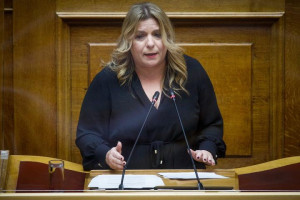 Συρεγγέλα: Συνεχίζουμε τον αγώνα για εξάλειψη της βίας κατά γυναικών