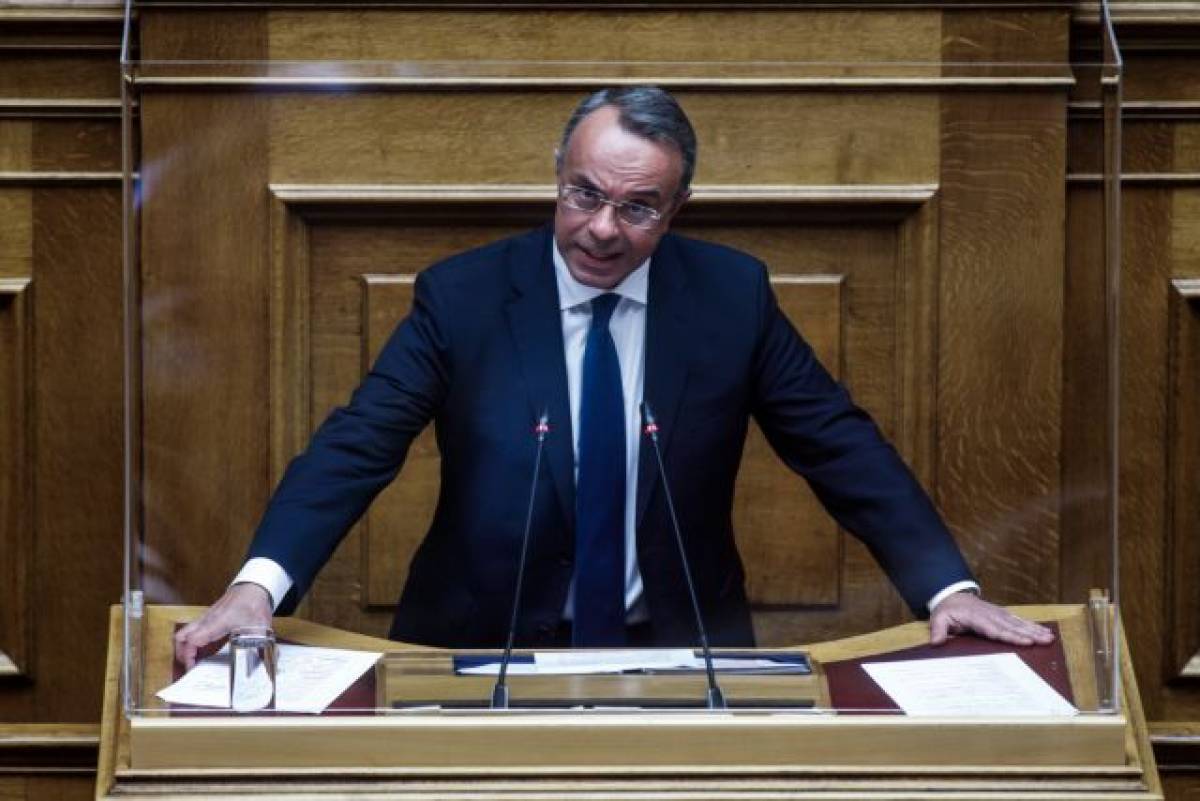 «Παράθυρο» Σταϊκούρα για μειώσεις του ΦΠΑ στα τρόφιμα- Όλα αξιολογούνται