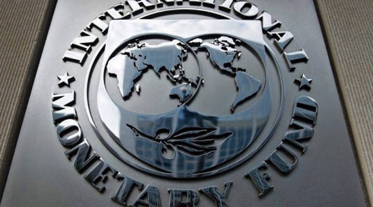 ΔΝΤ: Εκτόξευση του ελληνικού χρέους στο 200% του ΑΕΠ