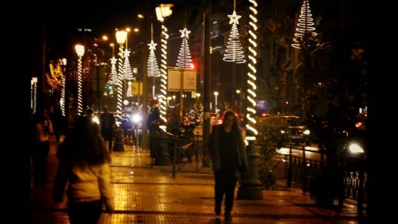 Η μαγεία των Χριστουγέννων με χρώμα και φως