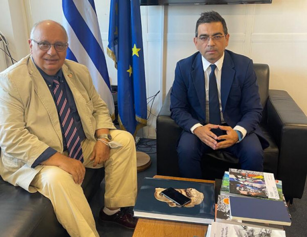 Χορήγηση βραβείων επιμελούς φοίτησης σε μαθητές Ρομά Δευτεροβάθμιας Εκπαίδευσης