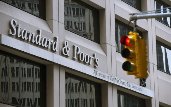 S&amp;P: Υποβάθμισε τη Βενεζουέλα σε «CCC-»