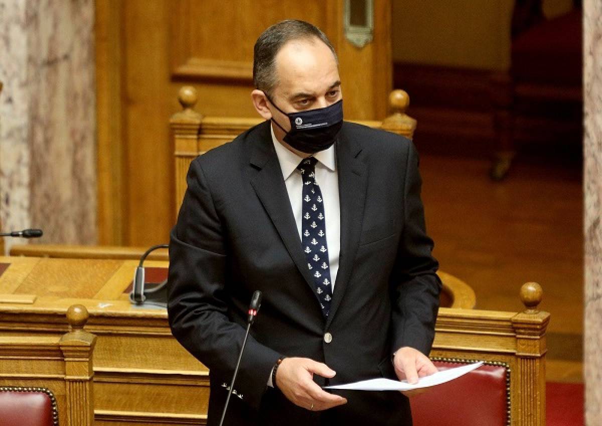 Πλακιωτάκης: Στηρίζουμε την ακτοπλοΐα- Δεν παρεμβαίνουμε στα ναυτεργατικά σωματεία