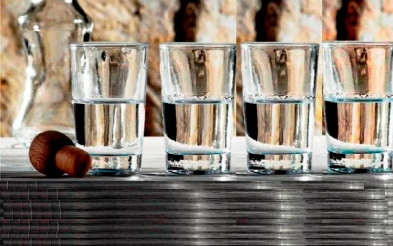 Αποσταγματοποιοί: Κίνδυνος το «χύμα» ενόψει τουριστικής σεζόν