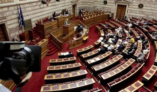 Βουλή-Live: Ψηφίζεται το νομοσχέδιο για τα ΜΜΕ