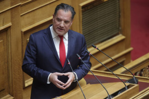 «Καρφιά» Γεωργιάδη κατά των «αόρατων» Υπουργών – «Να την ιδρώσουμε όλοι μαζί τη φανέλα»