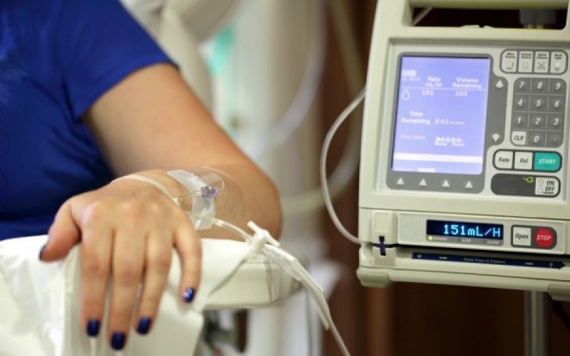 Η ΠΟΕΔΗΝ καταγγέλλει ελλείψεις για 13.000 καρκινοπαθείς