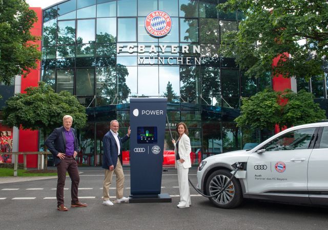 Η συνεργασία της Audi με την FC Bayern München συνεχίζεται και στον τομέα της ηλεκτροκίνησης