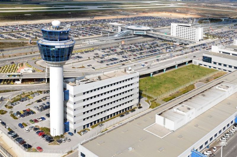 Επιστρέφουν οι ξένοι επιβάτες στο "Ελευθέριος Βενιζέλος"