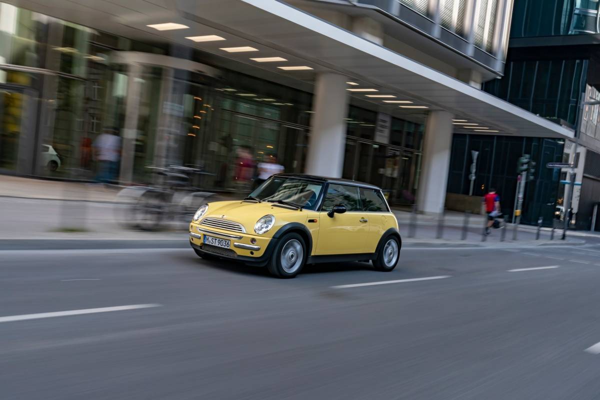 MINI – επί 20 χρόνια ‘original’ στην πολυτελή ‘μικρή’ κατηγορία