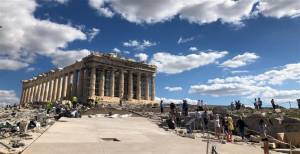 «Ξεπαρθενών»: Τι αναφέρει το ΥΠΠΟΑ για τα γυρίσματα στην Ακρόπολη