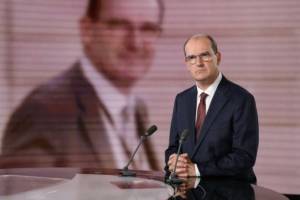 Ριζικός ανασχηματισμός Μακρόν-Πού στοχεύει ενόψει εκλογών