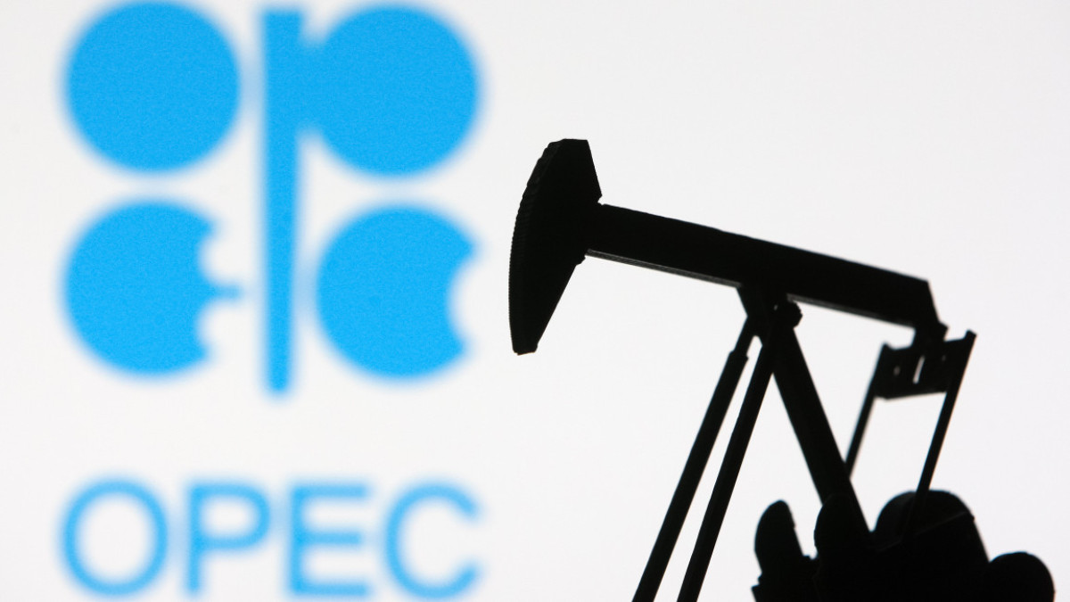 ΟΠΕΚ+: Επεκτείνει τις περικοπές στην παραγωγή αργού μέχρι το 2025