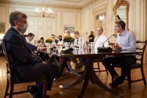 Μαξίμου-Κορονοϊός: Όχι νέα μέτρα, αλλά αυστηροί έλεγχοι παντού