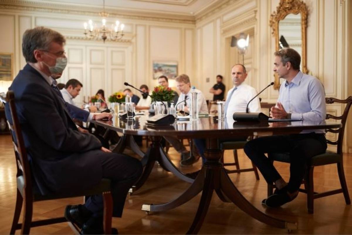 Μαξίμου-Κορονοϊός: Όχι νέα μέτρα, αλλά αυστηροί έλεγχοι παντού