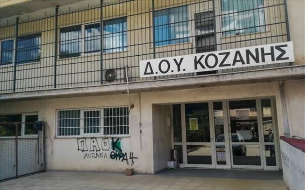 Σε πανελλαδική στάση εργασίας προχωρούν οι εφοριακοί