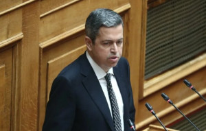 Ο Κεδίκογλου παραιτείται από βουλευτής του ΣΥΡΙΖΑ για τα... μάτια του Τσίπρα
