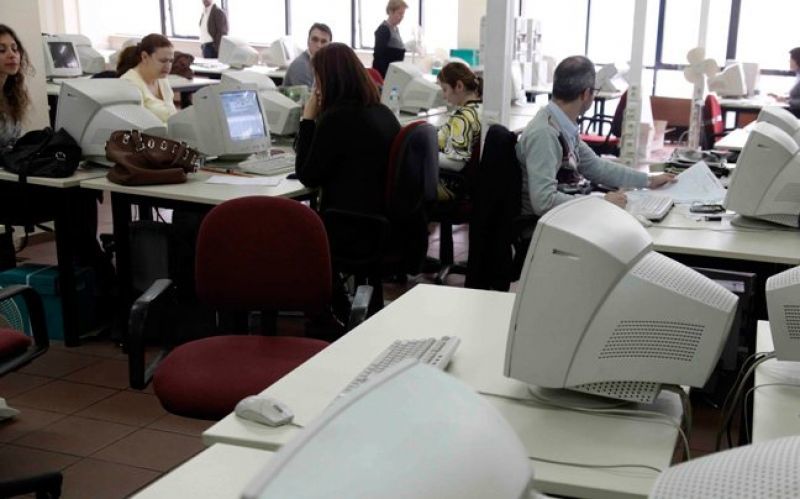 Δημόσιο: Στοπ στους διορισμούς μέχρι το τέλος του 2016