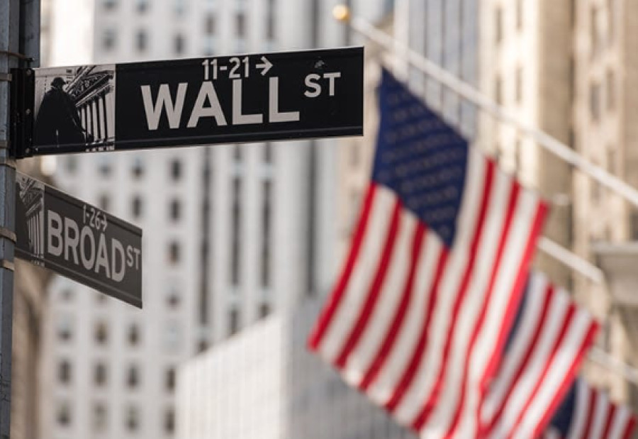 «Ξεπούλημα» στη Wall Street- Απώλειες 816 μονάδων για Dow Jones