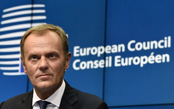Τούσκ:"Θέλουμε στο ευρώ την Ελλάδα"-Φήμες για έκτακτη Σύνοδο Κορυφής