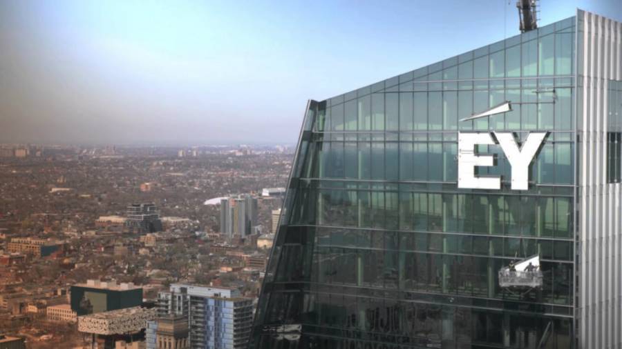 EY: Φιλοδοξεί να επιτύχει αρνητικό αποτύπωμα άνθρακα για το 2021