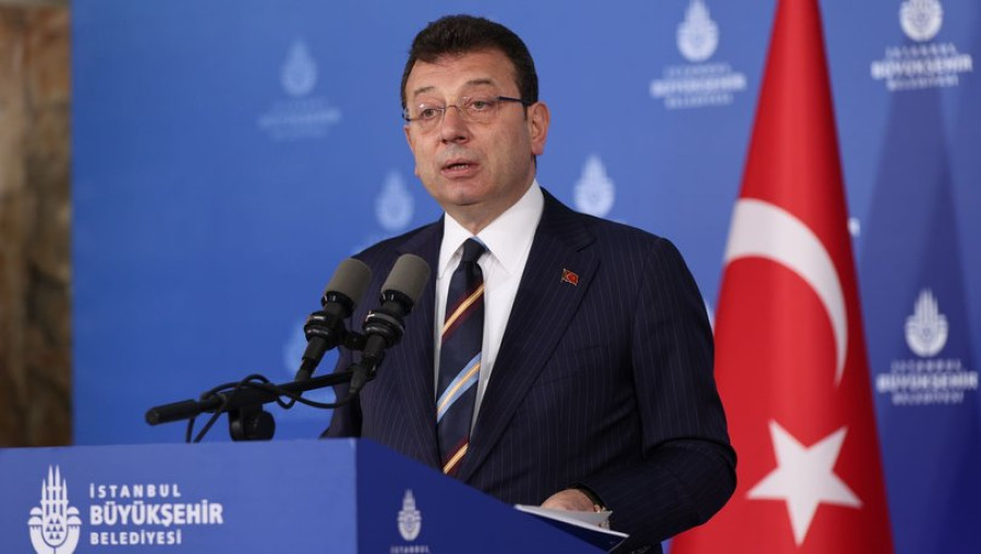 Νέες δικαστικές περιπέτειες για τον Ιμάμογλου στην Τουρκία
