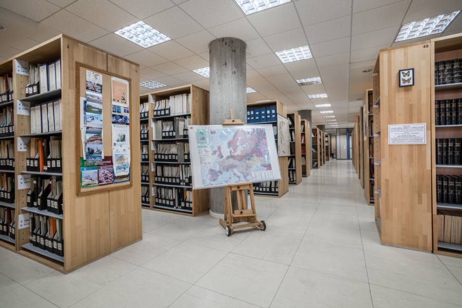 Ψηφιοποιείται η βιβλιοθήκη της Ελληνικής Αρχής Γεωλογικών και Μεταλλευτικών Ερευνών