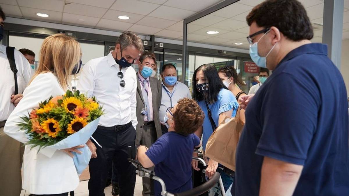 Μητσοτάκης: Να φοράμε τη μάσκα μας και σε εξωτερικούς χώρους