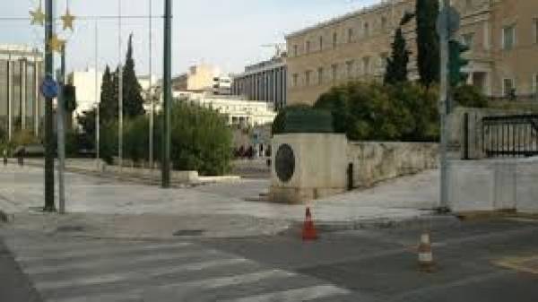 Ράμπα για ΑΜΕΑ στο Μνημείο του Άγνωστου Στρατιώτη