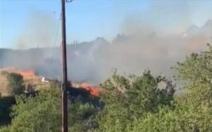 Σε εξέλιξη πυρκαγιές σε Μάνη και Κιάτο