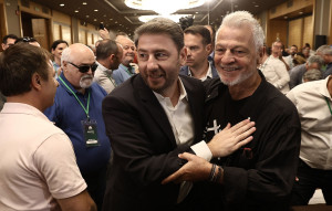 ΠΑΣΟΚ: Υποψήφιος πρόεδρος και ο δημοσιογράφος Γιάννης Κανελλάκης