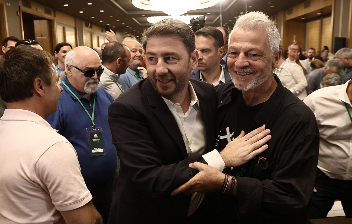 ΠΑΣΟΚ: Υποψήφιος πρόεδρος και ο δημοσιογράφος Γιάννης Κανελλάκης