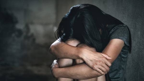 Συνελήφθη προπονητής τένις για σεξουαλική κακοποίηση ανήλικων αθλητριών στην Αττική