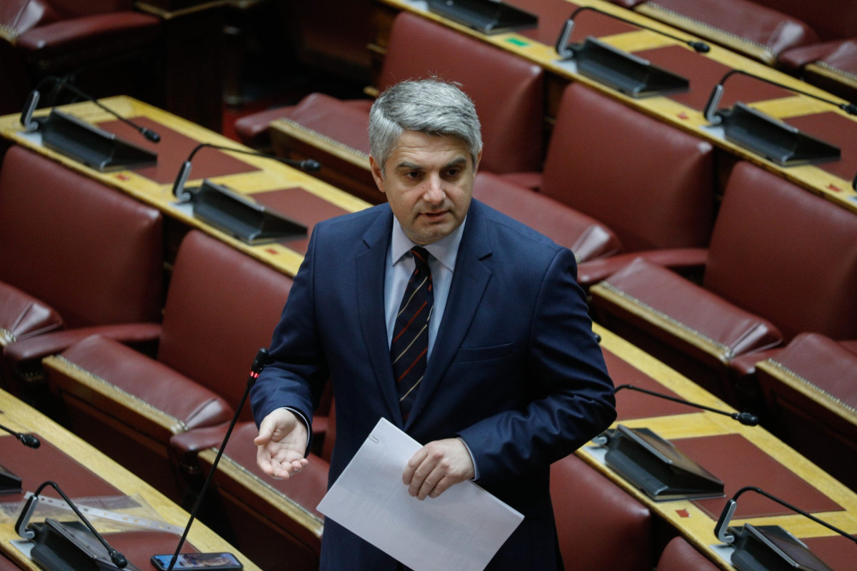 Κωνσταντινόπουλος: Να μπει επιτέλους φρένο στην αισχροκέρδεια των τραπεζικών προμηθειών