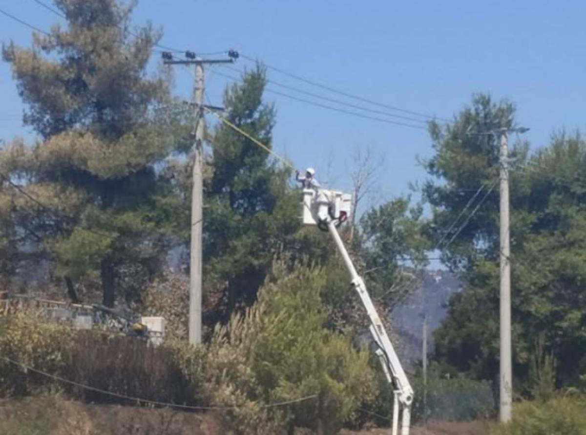 ΔΕΔΔΗΕ: Η κατάσταση στο δίκτυο σε Εύβοια και Πελοπόννησο