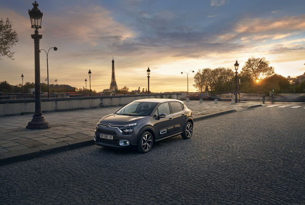 Το Citroën C3 συνδυάζει το μοντέρνο-νεανικό στυλ με τα υψηλά επίπεδα άνεσης