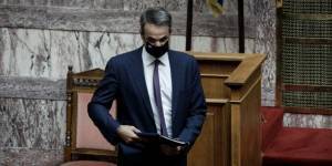 Νέα «πυρά» Μητσοτάκη κατά Τσίπρα: Αφού συμφωνείτε γιατί ψηφίζετε παρών;