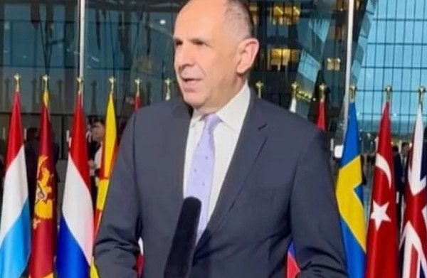 Γεραπετρίτης: Η Ελλάδα στηρίζει την Ουκρανία και προασπίζει τη συνοχή του ΝΑΤΟ
