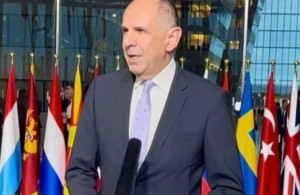 Γεραπετρίτης: Η Ελλάδα στηρίζει την Ουκρανία και προασπίζει τη συνοχή του ΝΑΤΟ