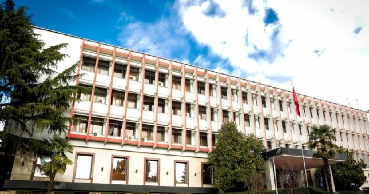 Αλβανικό ΥΠΕΞ: Θετική για την περιοχή η συμφωνία Ελλάδας- πΓΔΜ