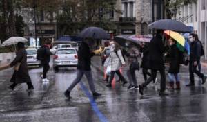 Έκτακτο δελτίο ΕΜΥ: Καταιγίδες και χιόνια φέρνει η «Μπιάνκα»