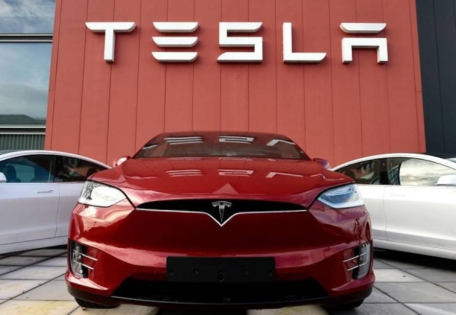 Tesla: Ρεκόρ με έσοδα $8,77 δισ. το τρίτο τρίμηνο