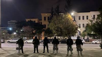 Θεσσαλονίκη: Η αστυνομία έχει περικυκλώσει το ΑΠΘ-Πιθανή επέμβαση στην Πρυτανεία