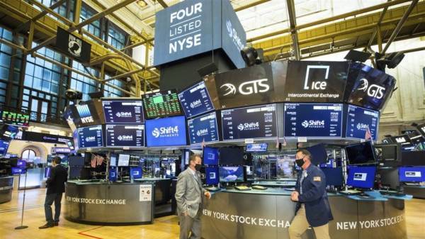 Η δέσμευση Γέλεν «ανεβάζει» τη Wall Street