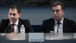 Σε προληπτική καραντίνα Θεοχάρης-Κόνσολας-Αρνητικά τα πρώτα τεστ