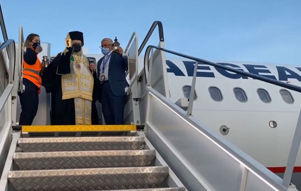 Άγιο Φως: Στην Αθήνα με ειδική πτήση της Aegean
