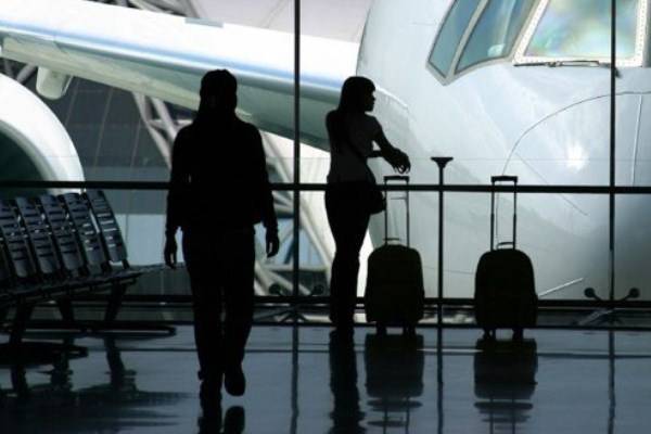 Σταθερά πάνω από τους 100.000 οι Έλληνες μετανάστες (πίνακες)