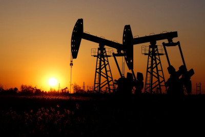 Το πλαφόν της G7 στο ρωσικό πετρέλαιο ρίχνει τις τιμές